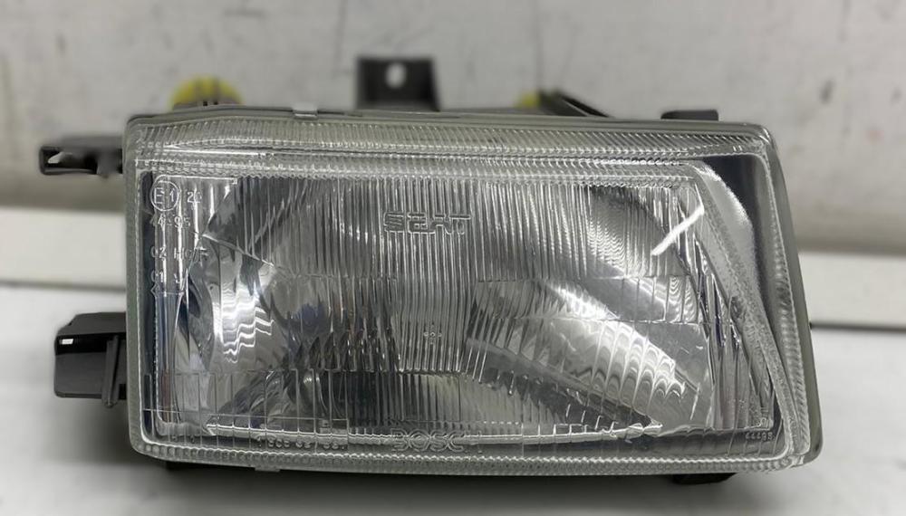 SEAT IBIZA 84 ORIGINAL RECHTER SCHEINWERFER COD: 6K1941016D